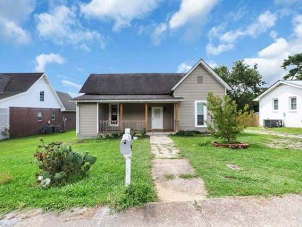 724 W Main St, Watertown, TN 37184