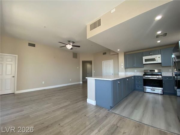 79 E Agate Avenue, Unit 207, Las Vegas, NV 89123