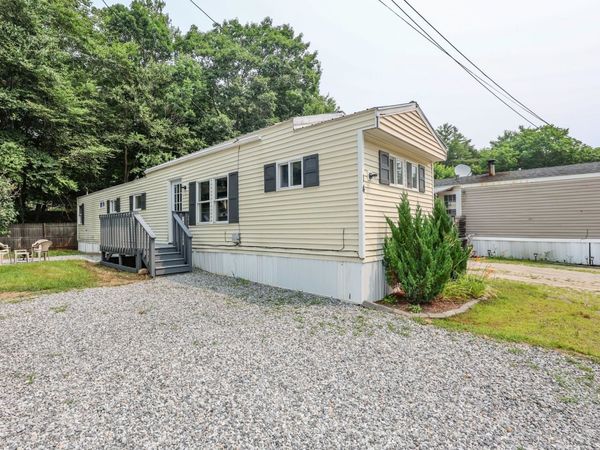 14 Christmas Tree Park, Epsom, NH 03234