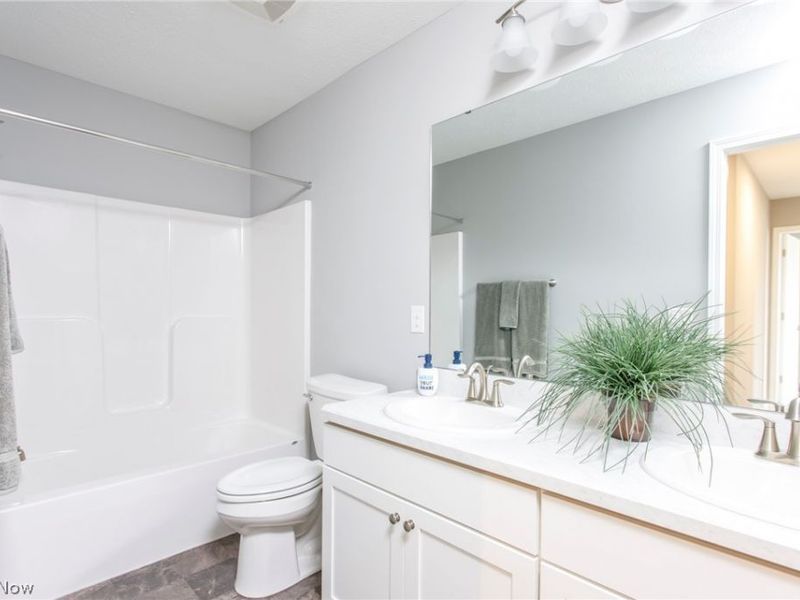 36201 Sophia Lane, North Ridgeville, OH 44039 Photo 13