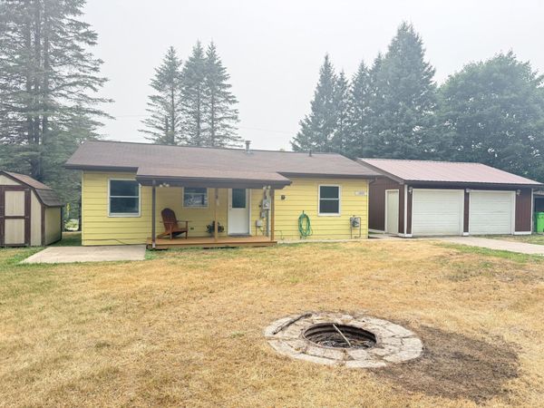 1805 Oak ST, Sault Ste Marie, MI 49783