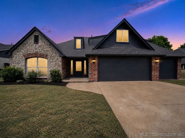 10731 E 142nd Place , Collinsville, OK 74021