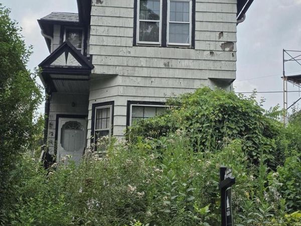 2233 S Woodward STREET, Milwaukee, WI 53207