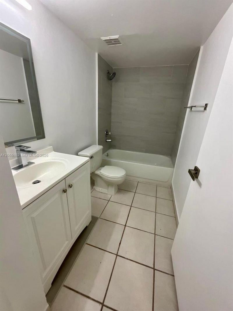14931 SW 82nd Ln , Unit 18-405, Miami, FL 33193 Photo