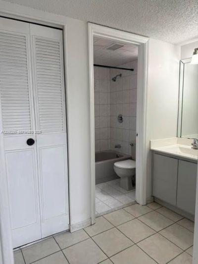 7345 W 4th Ave, Unit 404, Hialeah, FL 33014 Photo