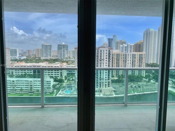 100 Bayview Dr , Unit 1930, Sunny Isles Beach, FL 33160