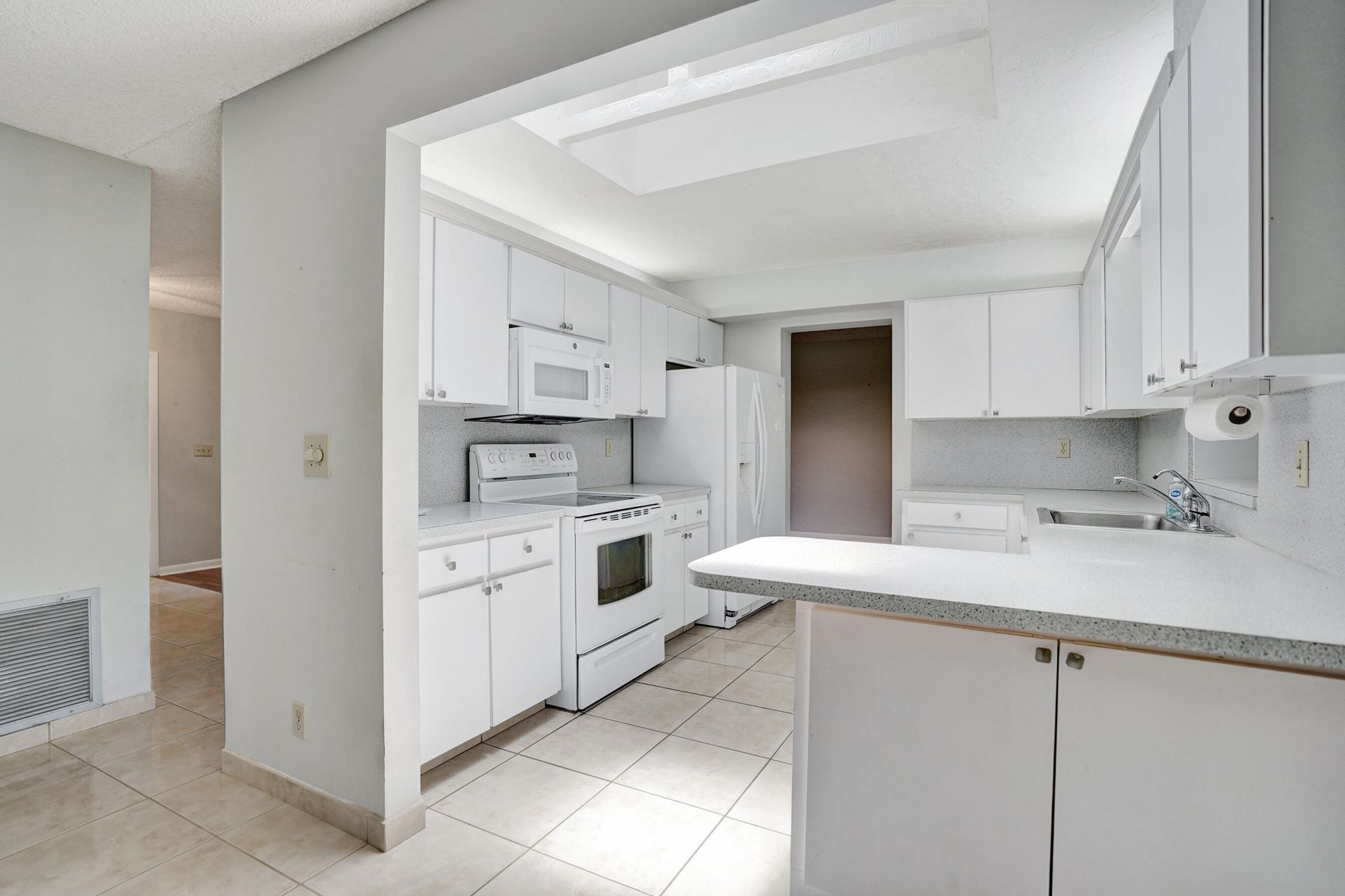 738 NW 24th Avenue, Delray Beach, FL 33445 Photo