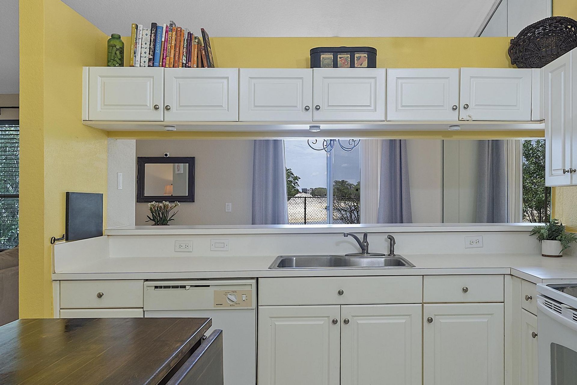 2901 E Aragon Boulevard, Unit 1, Sunrise, FL 33313 Photo