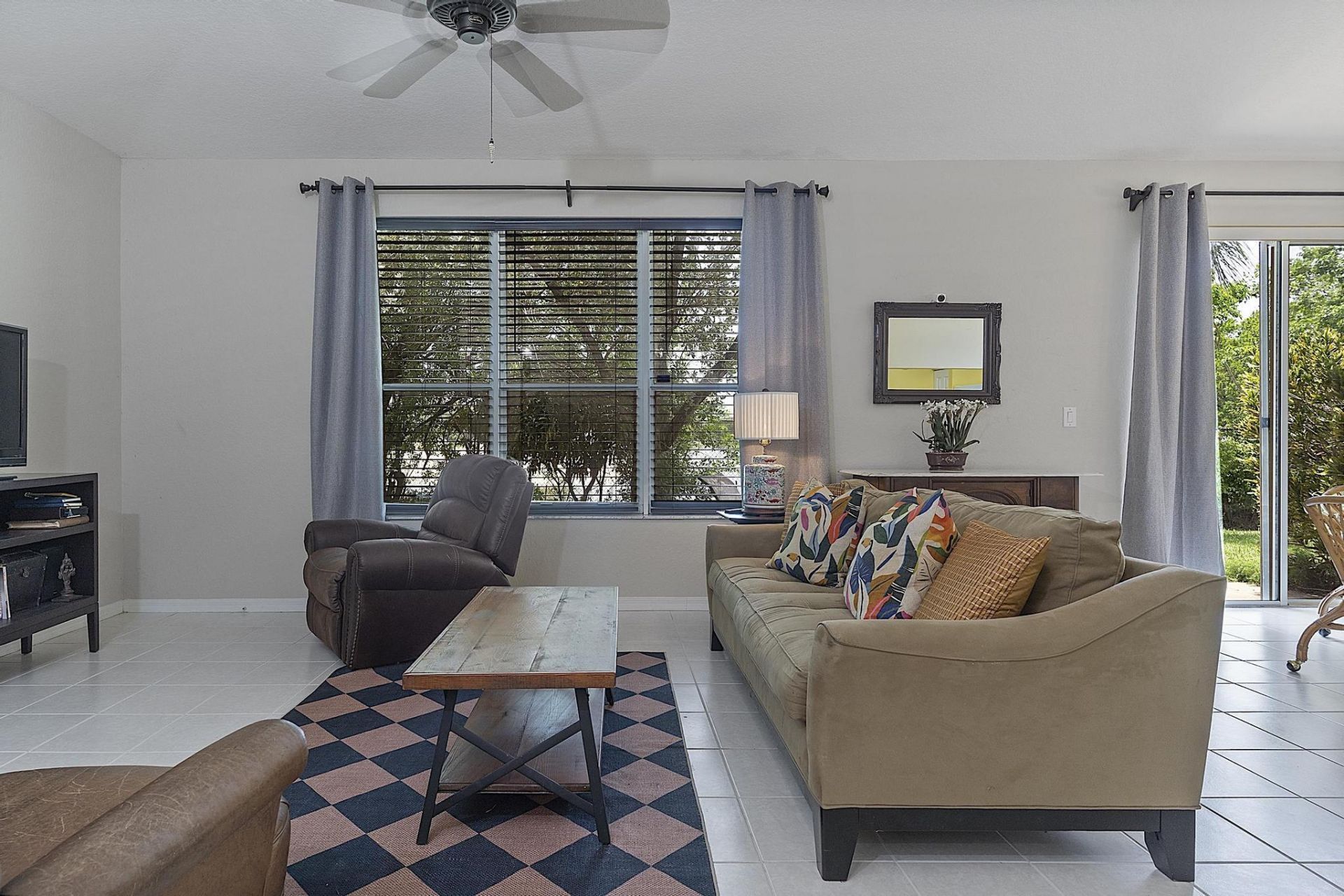 2901 E Aragon Boulevard, Unit 1, Sunrise, FL 33313 Photo