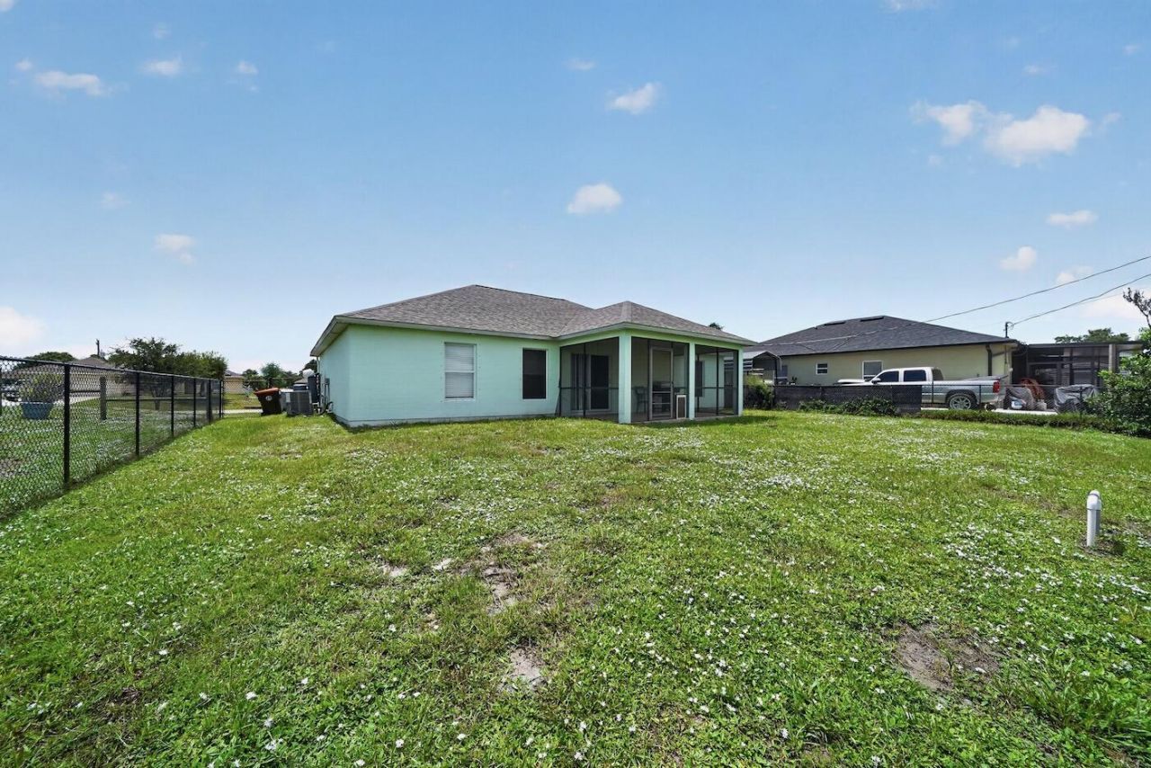 7816 100th Avenue, Vero Beach, FL 32967 Photo