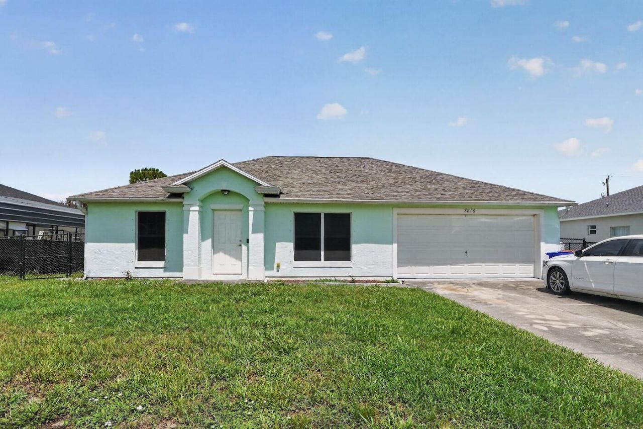 7816 100th Avenue, Vero Beach, FL 32967 Photo