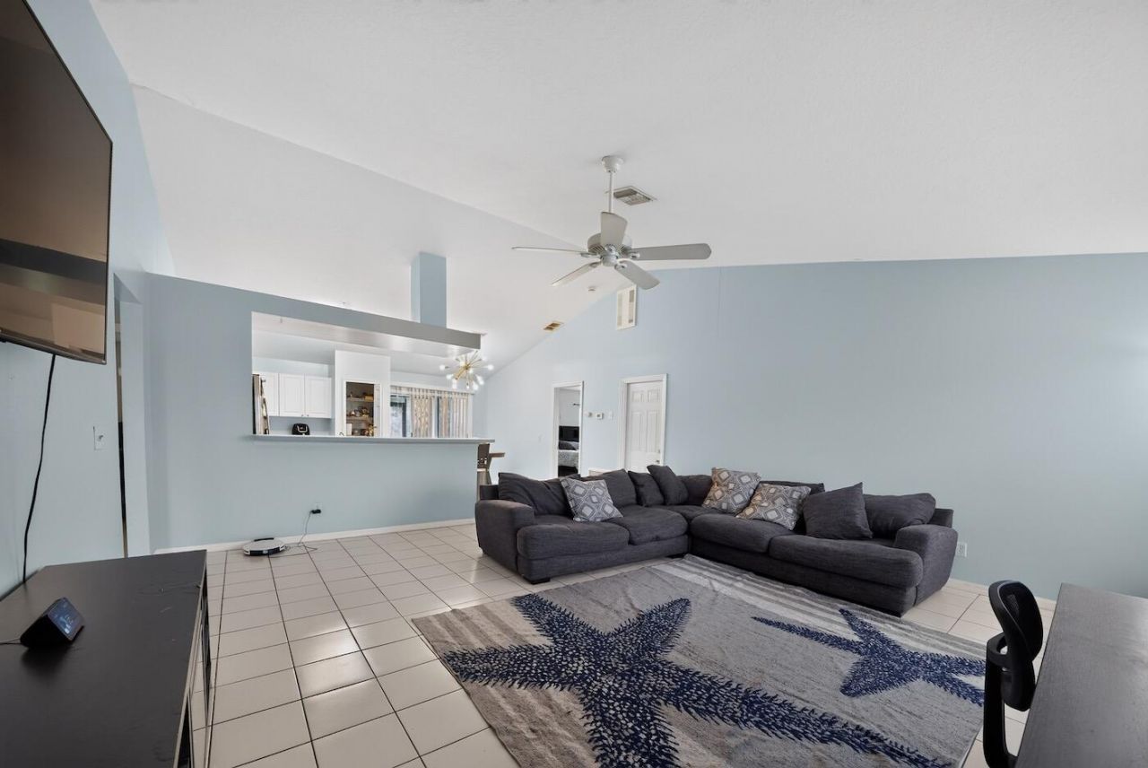 7816 100th Avenue, Vero Beach, FL 32967 Photo
