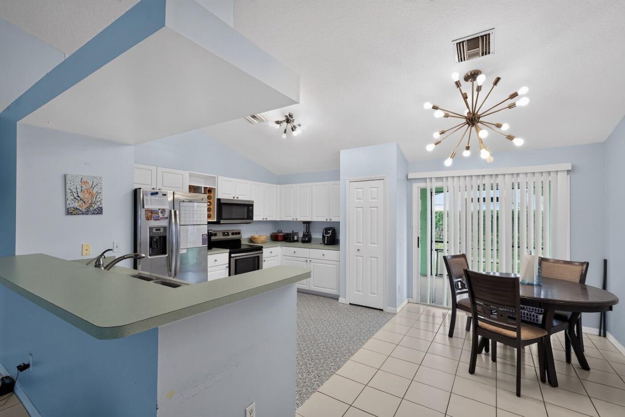 7816 100th Avenue, Vero Beach, FL 32967 Photo