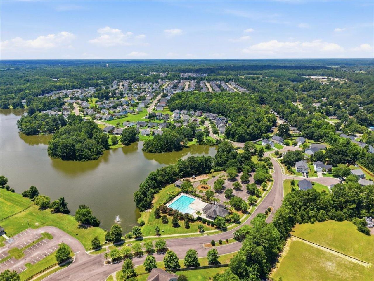 302 Lakewind Drive Photo 12