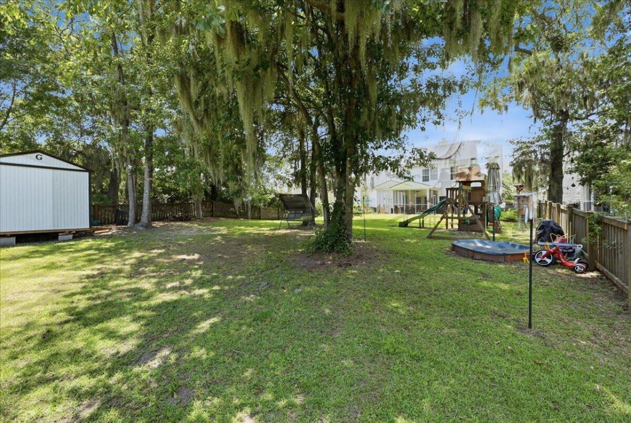 302 Lakewind Drive Photo 46