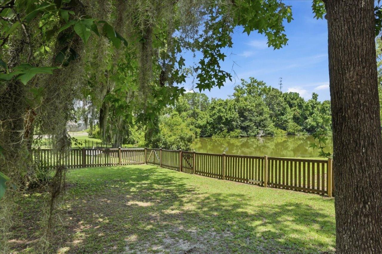 302 Lakewind Drive Photo 48