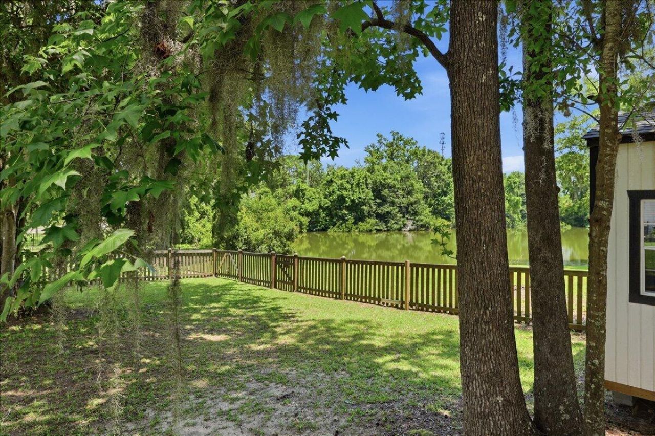 302 Lakewind Drive Photo 49