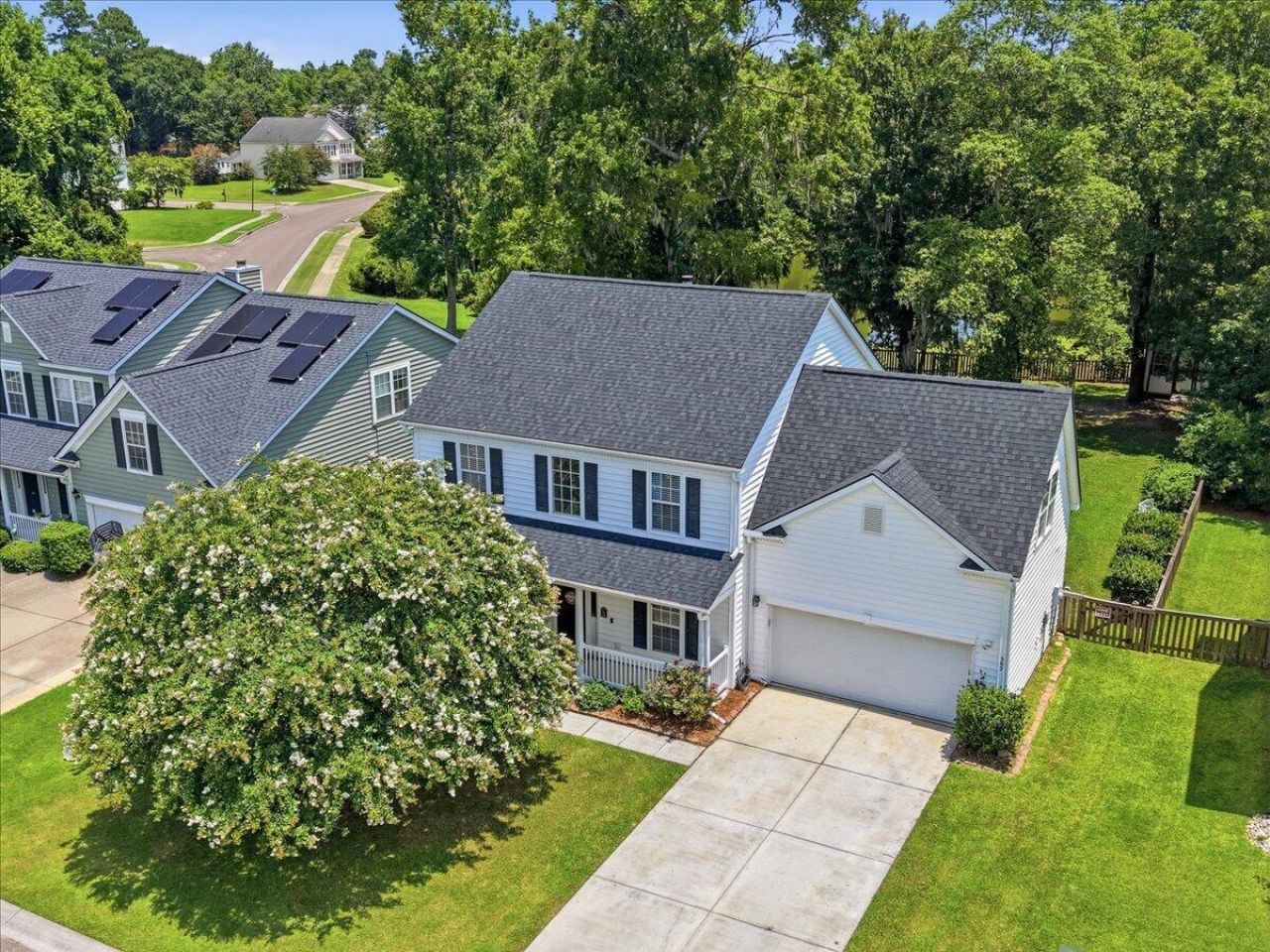 302 Lakewind Drive Photo 8