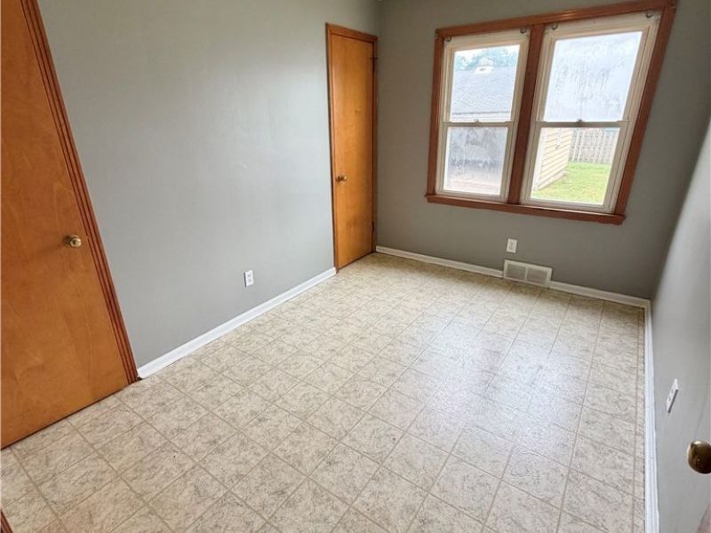1408 E Boston Avenue, Youngstown, OH 44502 Photo 12