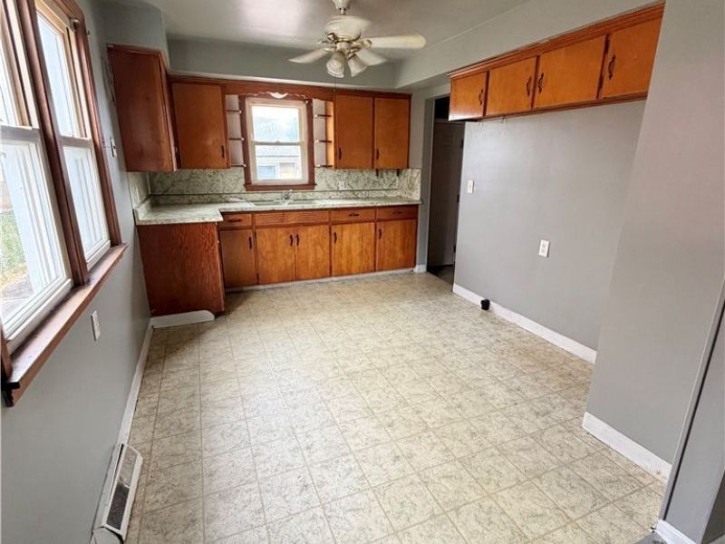1408 E Boston Avenue, Youngstown, OH 44502 Photo 4