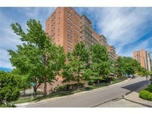 310 W 49 Street, Unit 101, Kansas City, MO 64112