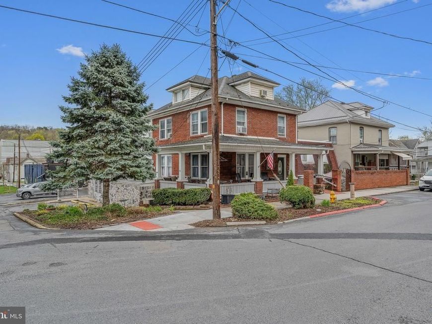176/184 Wilkes Street, Berkeley Springs, WV 25411 Main Photo