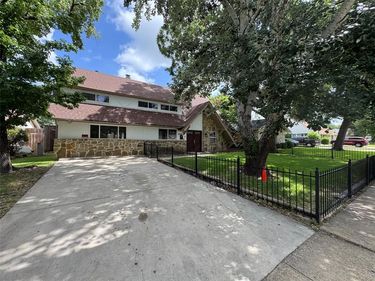 3573 Ridgebriar Drive , Dallas, TX 75234