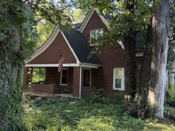5685 Darwin Road, West Terre Haute, IN 47885
