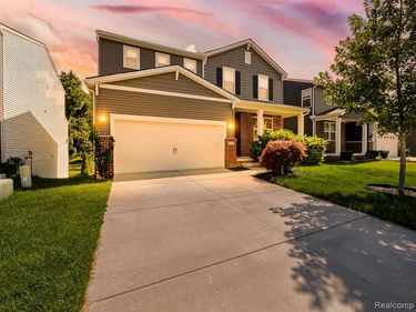 1582 Beachwood Drive, Walled Lake, MI 48390