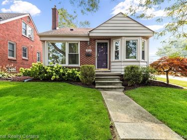 4521 Elmwood Avenue, Royal Oak, MI 48073