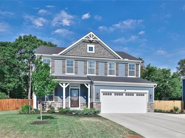 1223 Waterbury Drive, Franklin, OH 45005