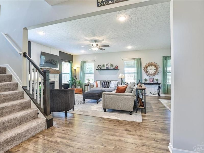 1223 Waterbury Drive, Franklin, OH 45005 Photo 6