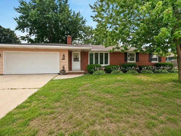 2320 MANITOWOC ROAD, Green Bay, WI 54311