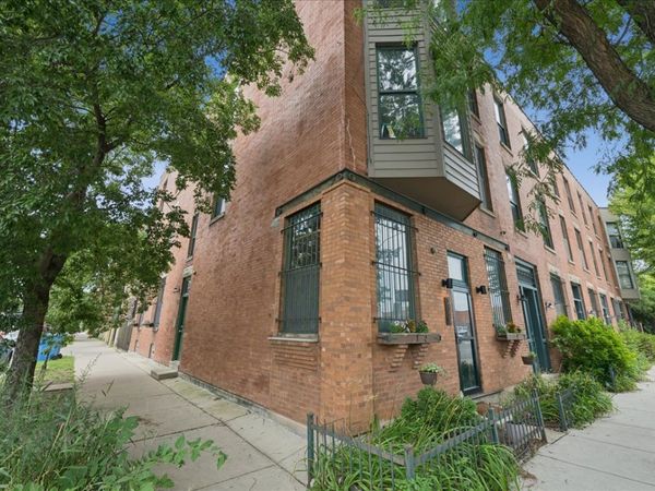 439 N Leavitt Street, Unit 3, Chicago, IL 60612