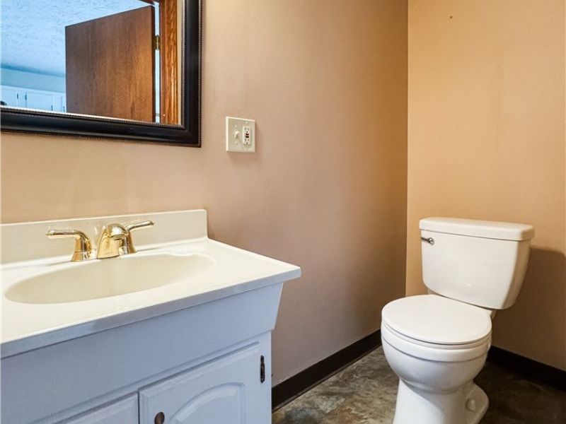536 Austin Drive, Unit F, Barberton, OH 44203 Photo 11
