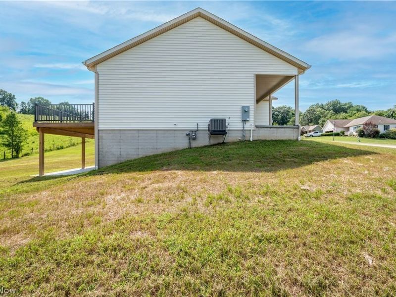 115 Hillside Drive, East Palestine, OH 44413 Photo 3