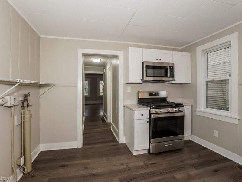 77 E Bridge Street, Berea, OH 44017 Photo 7