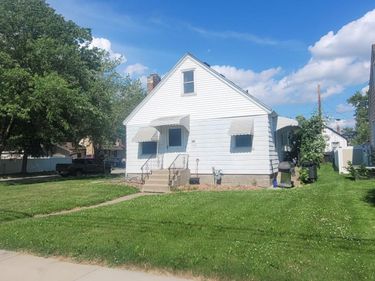 1064 Oakdale Avenue, West Saint Paul, MN 55118