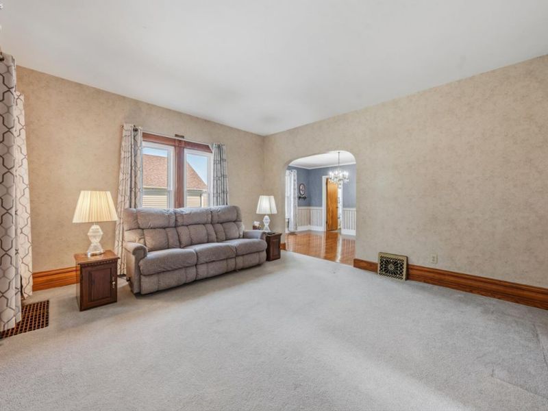 523 W Madison Street, Gibsonburg, OH 43431 Photo 2