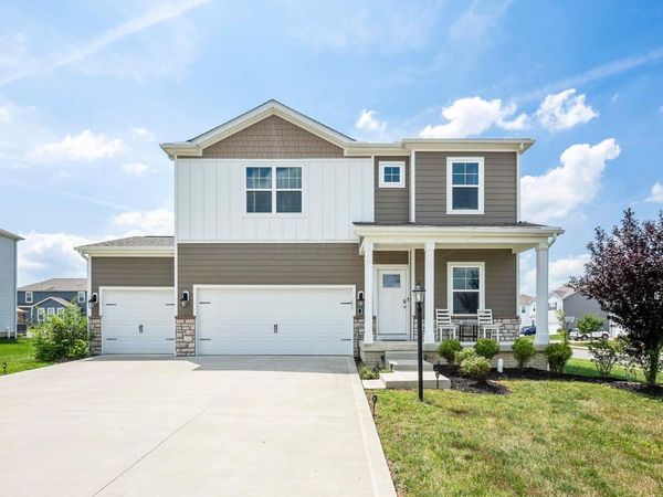 227 Carrowmoore Drive, Pickerington, OH 43147