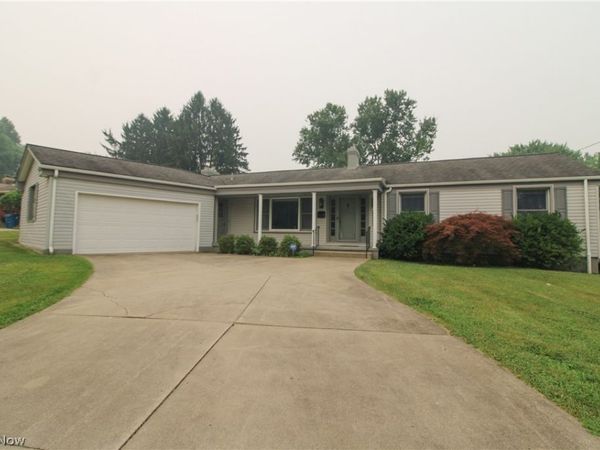 2985 Heatherbrae Drive , Youngstown, OH 44514