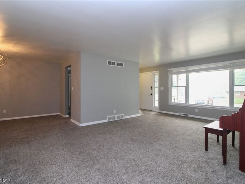 2985 Heatherbrae Drive, Youngstown, OH 44514 Photo 3