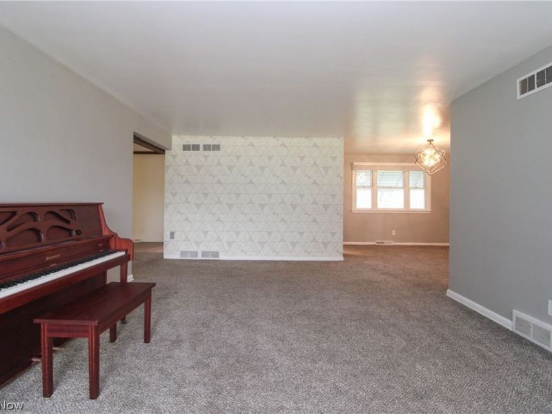 2985 Heatherbrae Drive, Youngstown, OH 44514 Photo 4