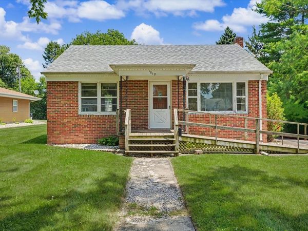 1012 N Sangamon Avenue , Gibson City, IL 60936