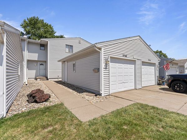 3760 EASTWOOD Court , Bettendorf, IA 52722