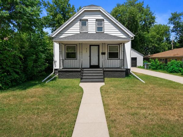 4726 W Eggert PLACE, Milwaukee, WI 53218