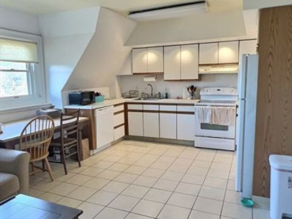 25 Garrison, Unit 3, Brookline, MA 02445