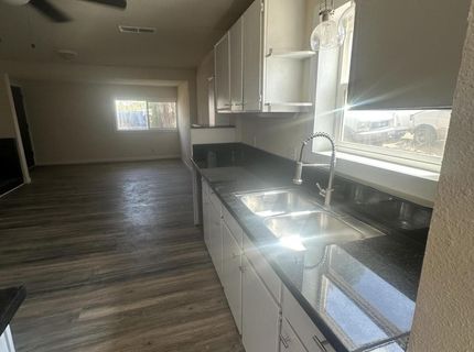 145 Heindel Road, Reno, NV 89506 Photo