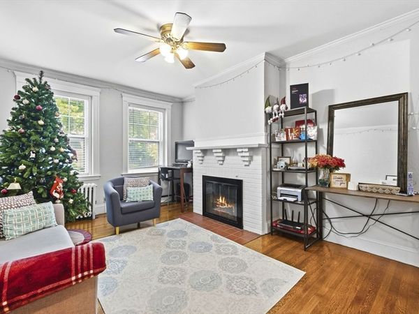 36 Linnaean St, Unit 2, Cambridge, MA 02138