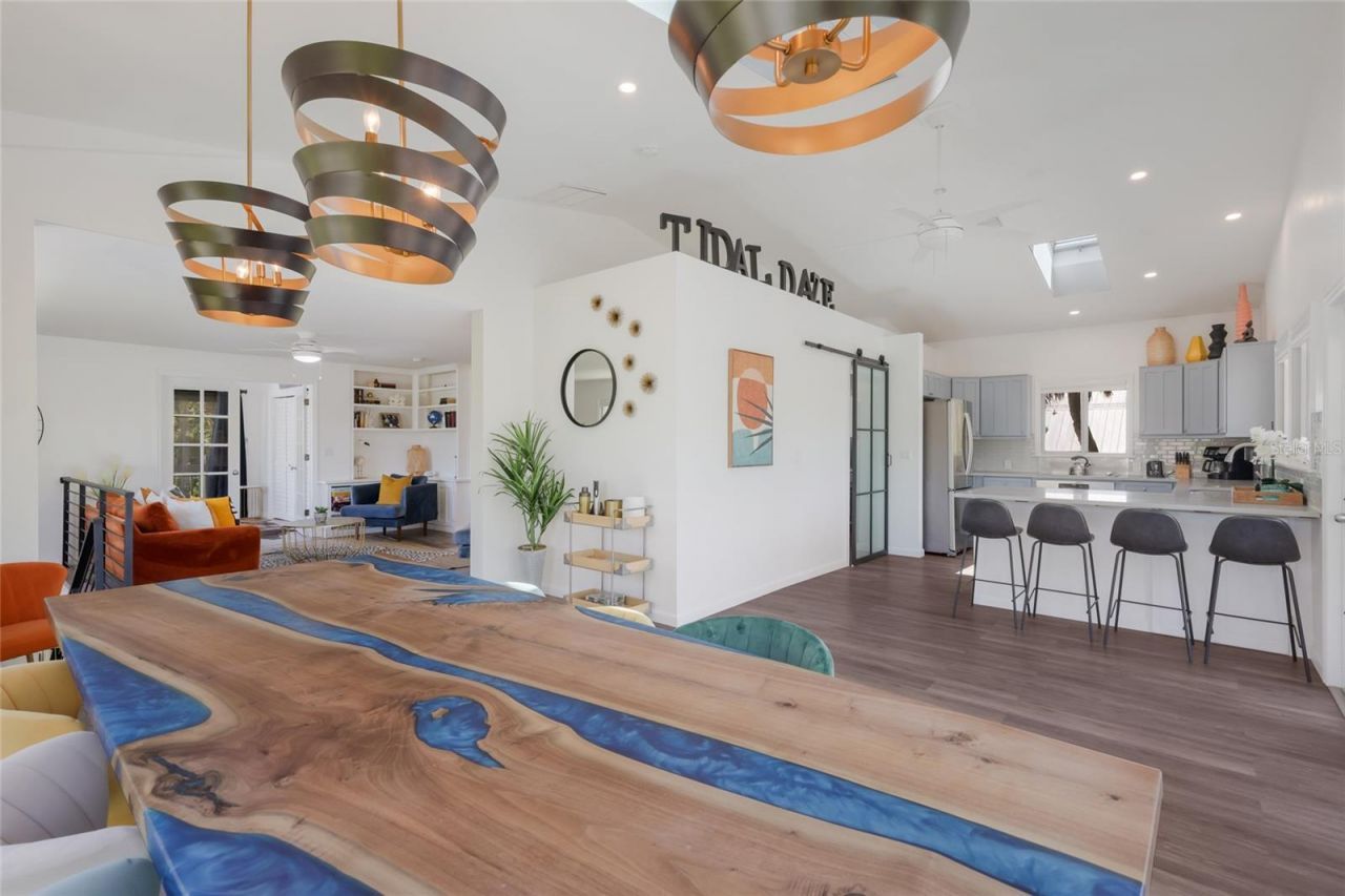 203 72nd Street, Holmes Beach, FL 34217 Photo